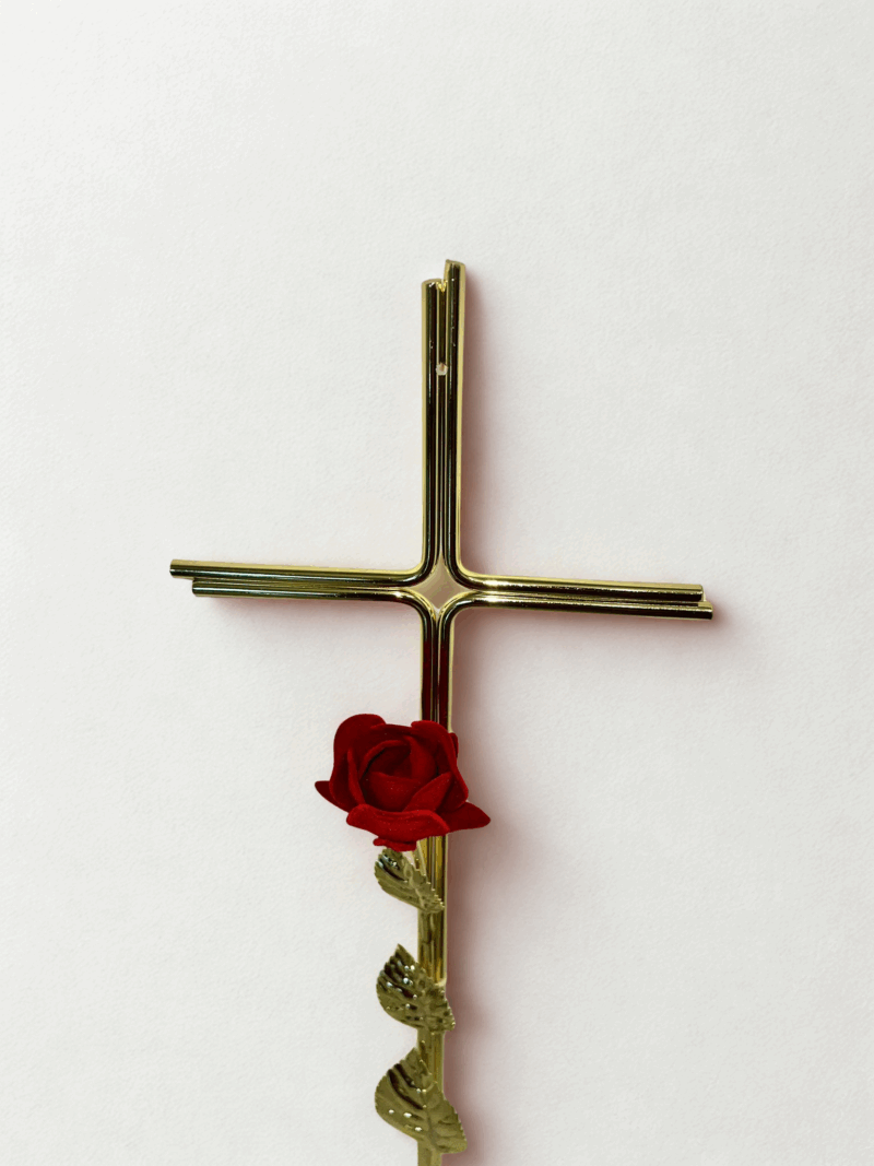 Croce oro con rosa rossa removibile